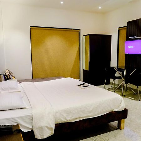Sanidhya Beach Resort Алібаґ Екстер'єр фото