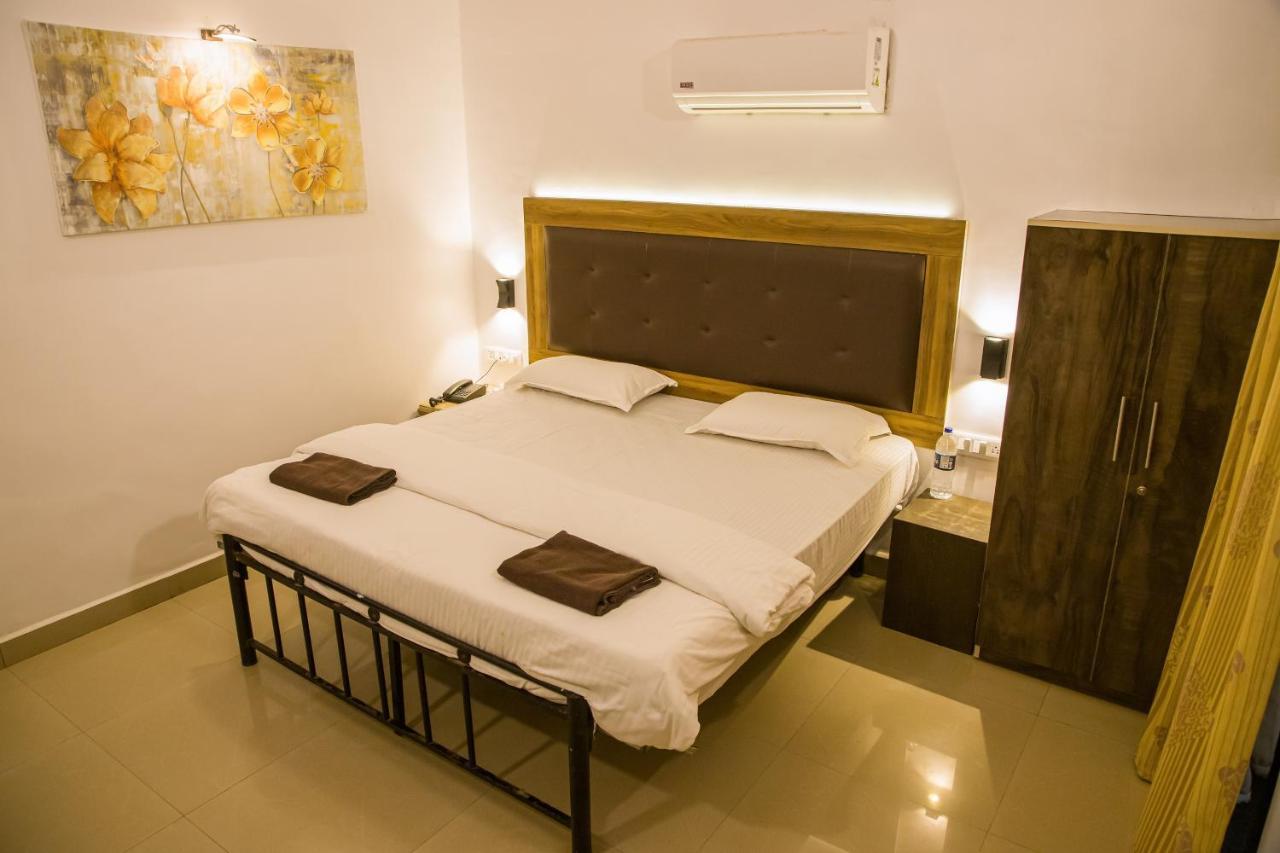 Sanidhya Beach Resort Алібаґ Екстер'єр фото