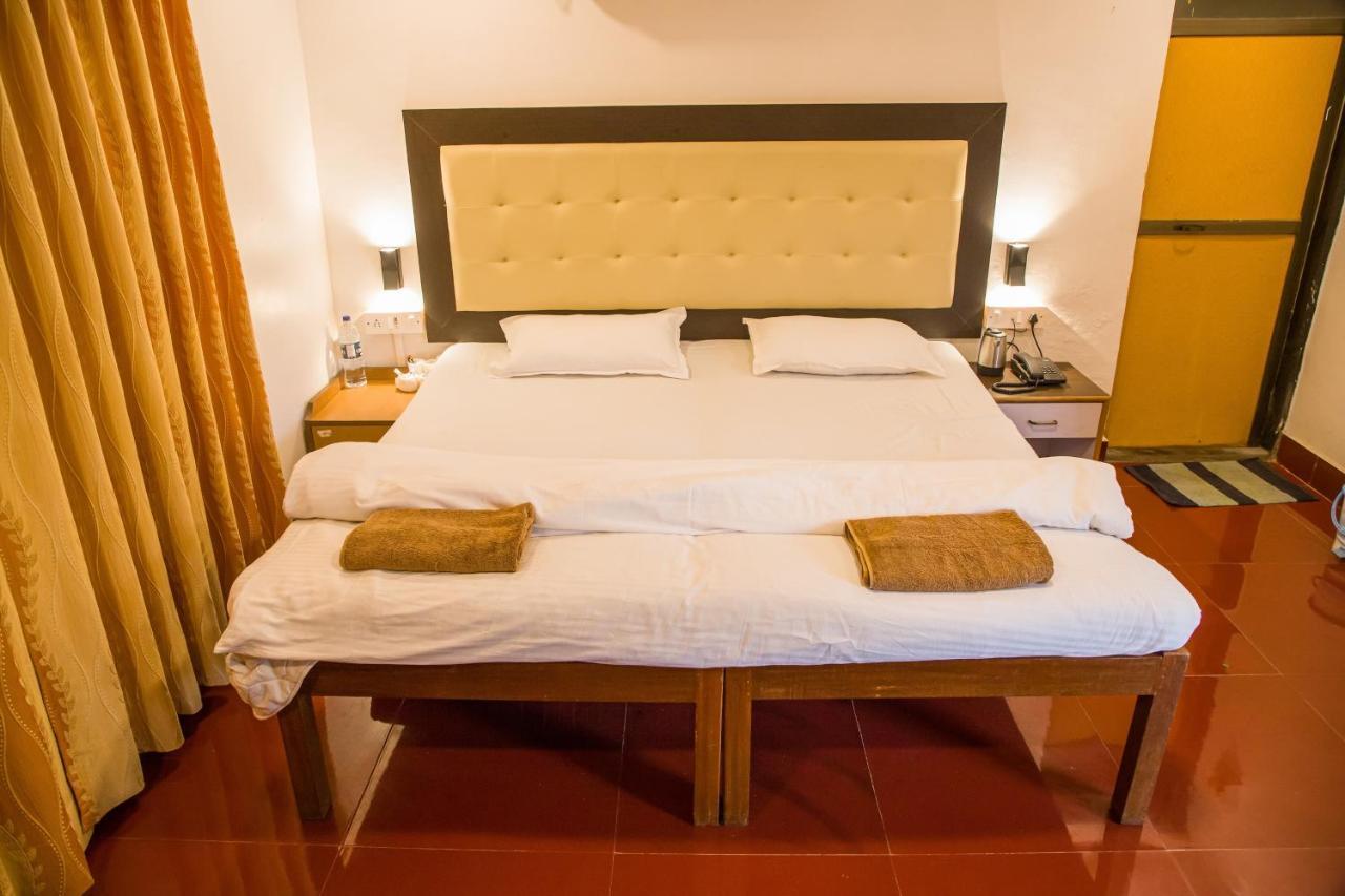 Sanidhya Beach Resort Алібаґ Екстер'єр фото